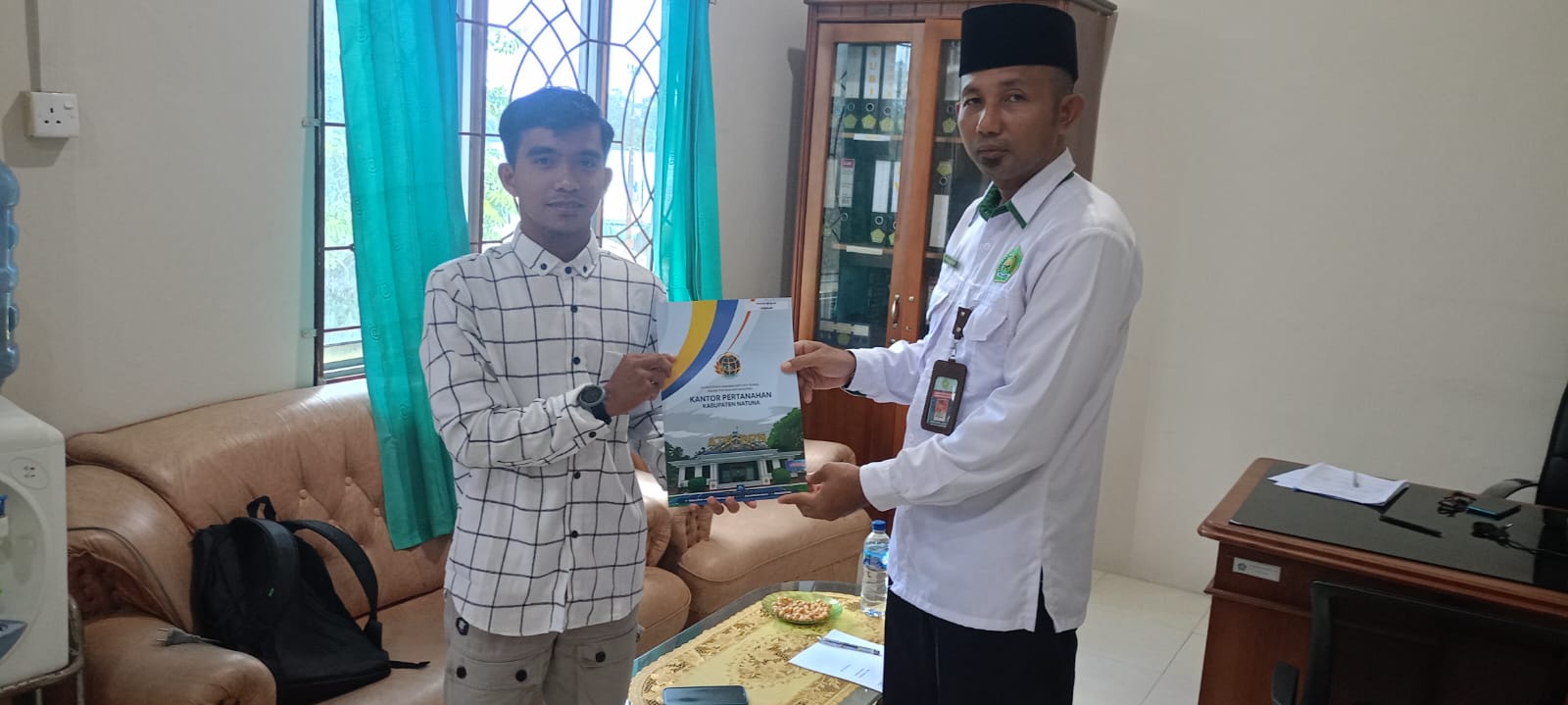 Sertifikat Wakaf Resmi Diserahkan, Peruntukan Pendidikan Islam di Desa Sepempang Siap Berkembang